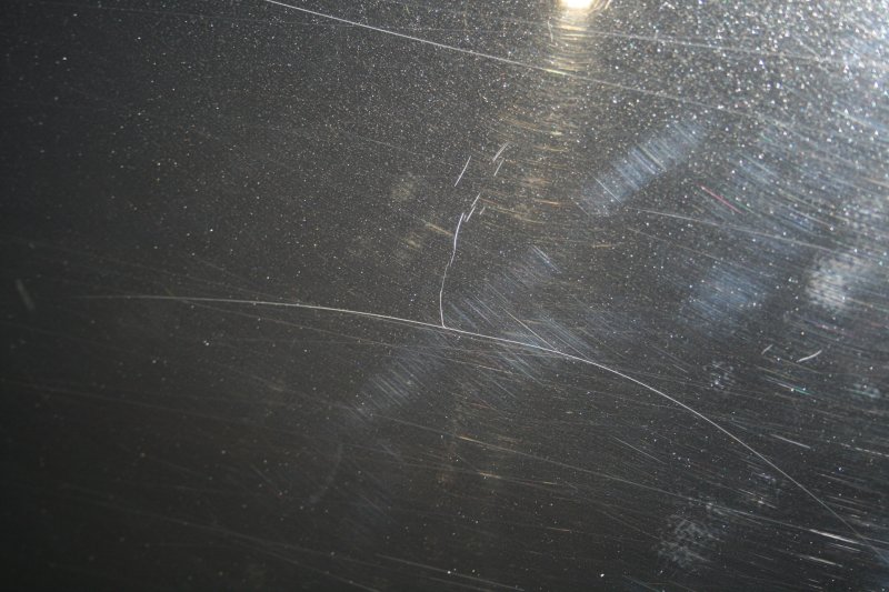 Царапины на стекле