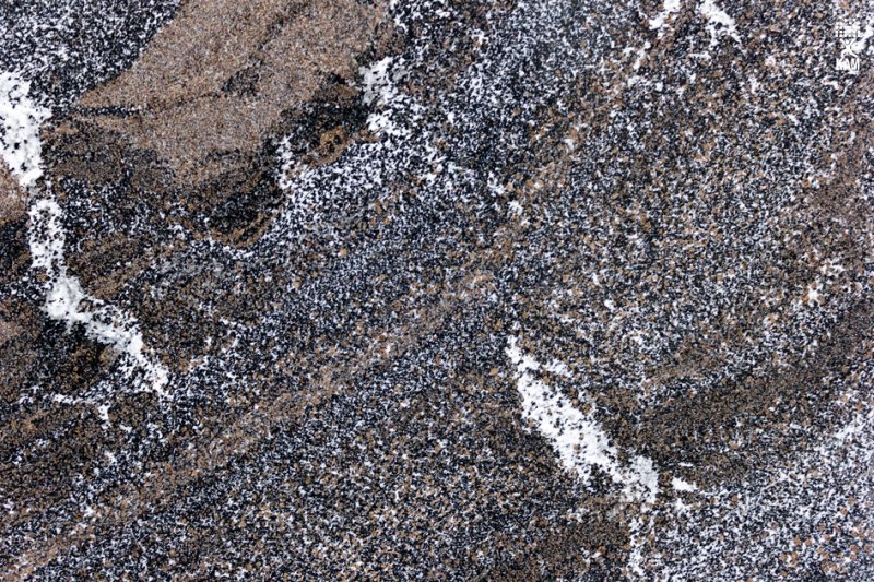 Нигрозеро гранатовый амфиболит