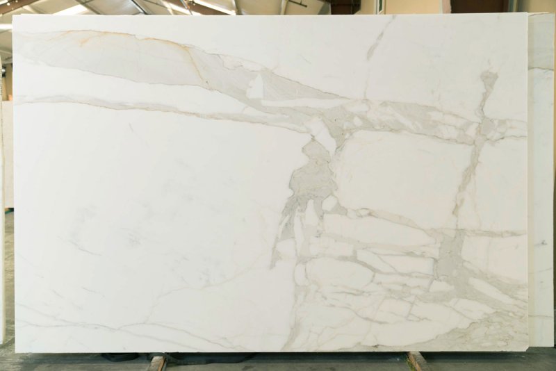 Мрамор Калакатта Голд