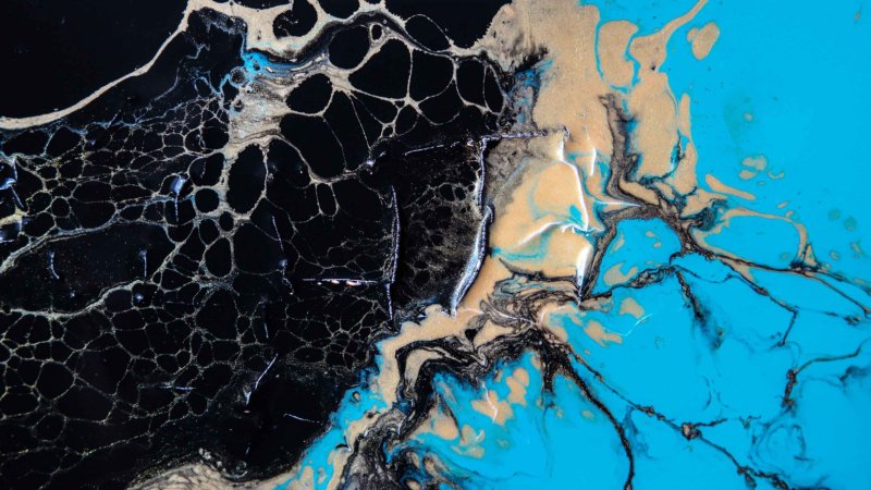 Черные разводы