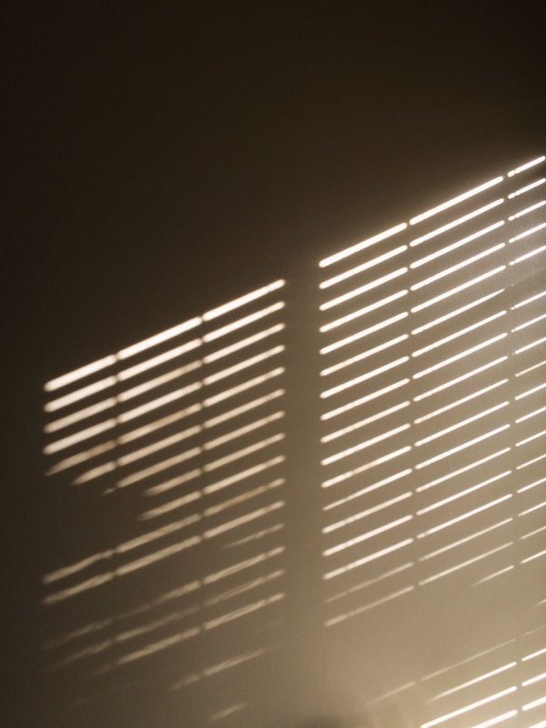 Тень от жалюзи