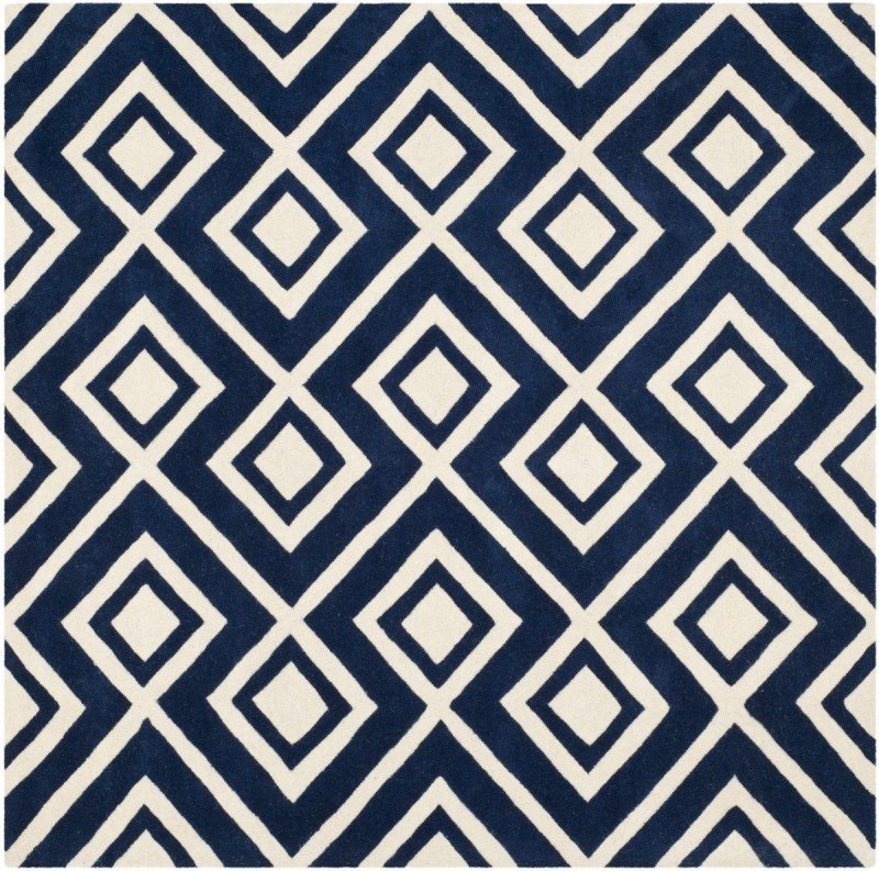 Ковер с геометрическим орнаментом