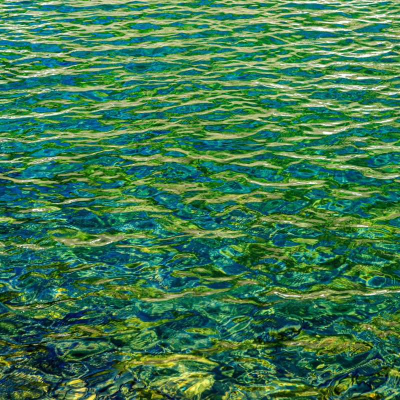 Поверхность воды