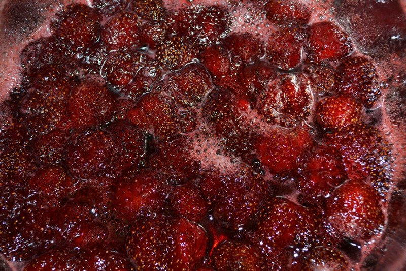 Клубничное варенье текстура
