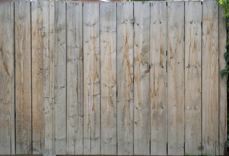 Деревянная стена