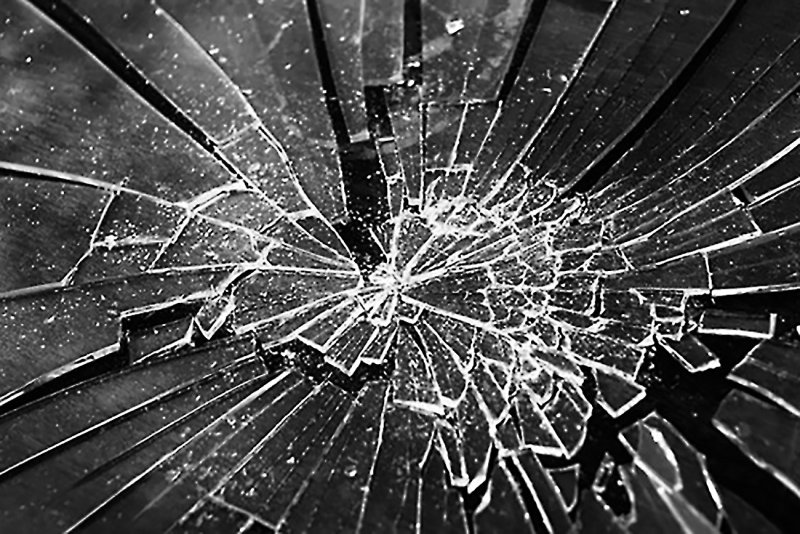 Разбитое стекло