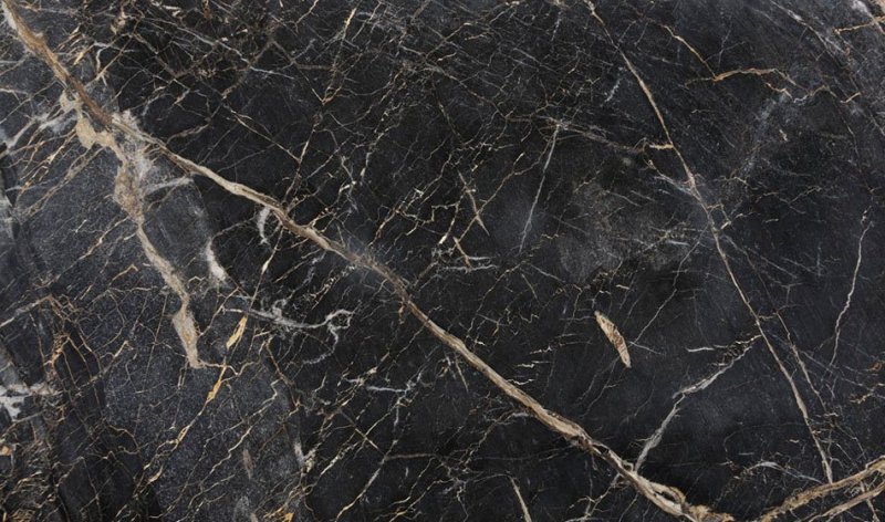 Черный мрамор с золотыми прожилками