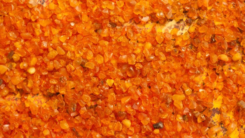 Оранжевый камень