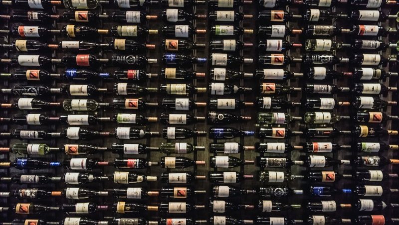 Много бутылок