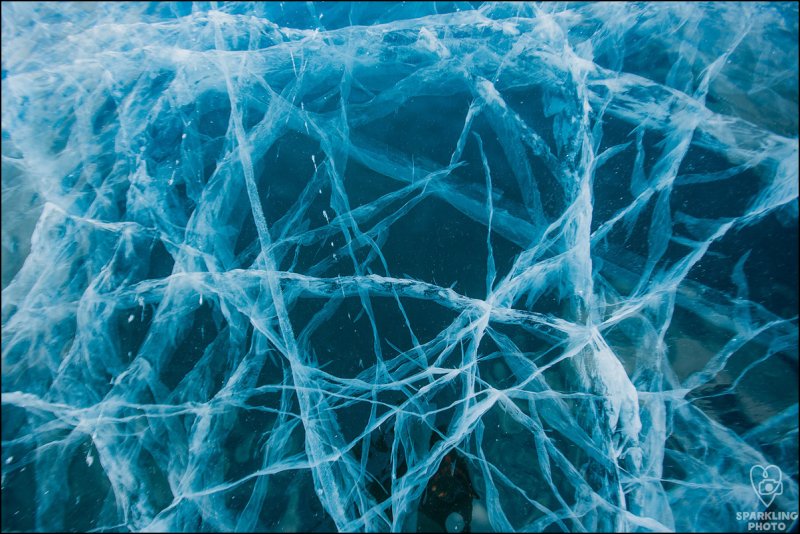 Лед Байкала сверху