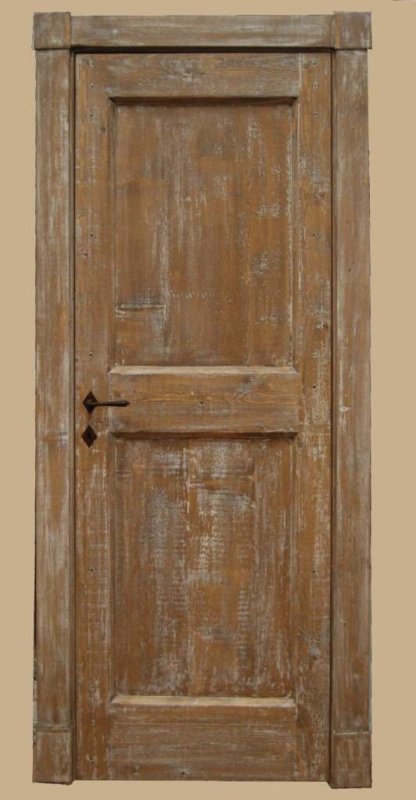 Деревянная дверь