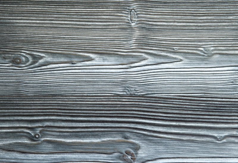 Серое дерево