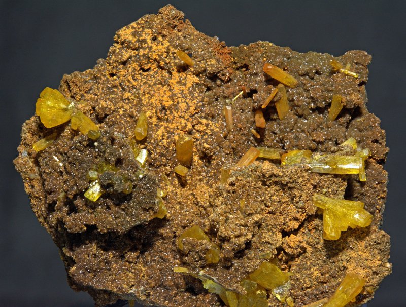 Лимонит минерал