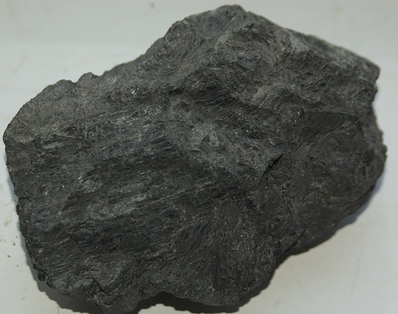 Минерал Роговая обманка амфибол