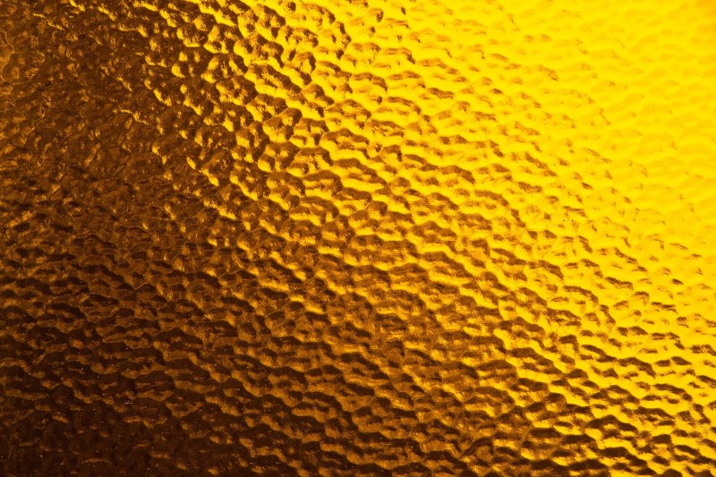 Желтое стекло