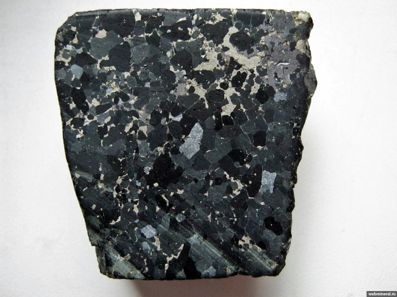 Роговая обманка минерал