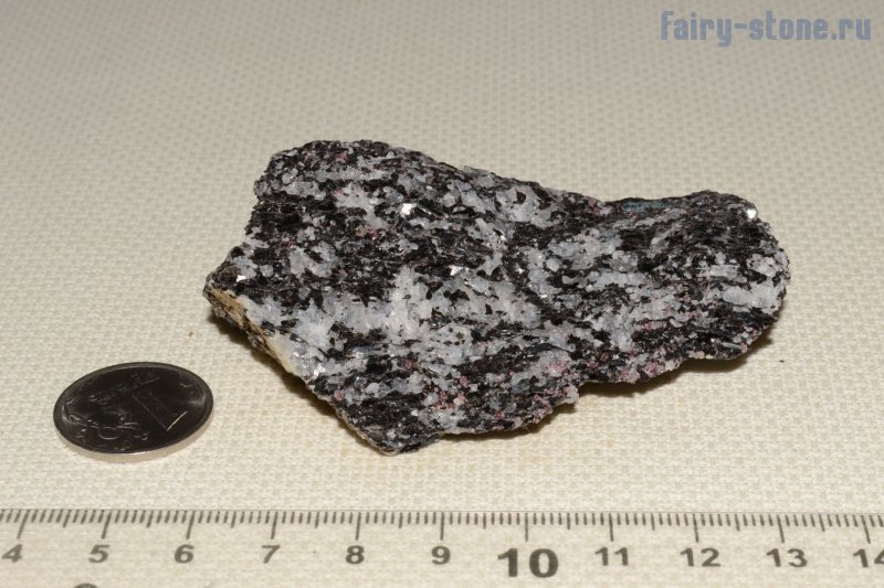 Роговая обманка минерал