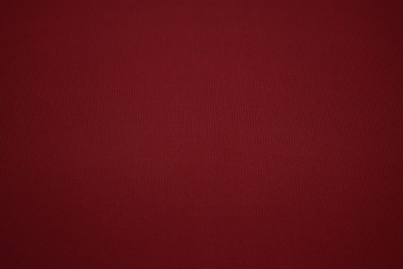 Красная ткань