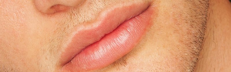 Губы мужские