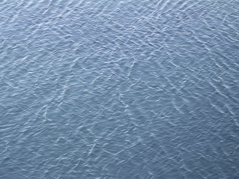 Поверхность воды