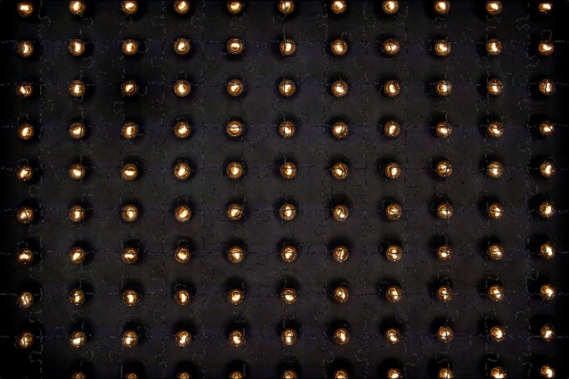 Текстура потолка с лампочками