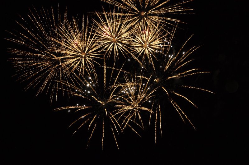 Фейерверк на черном