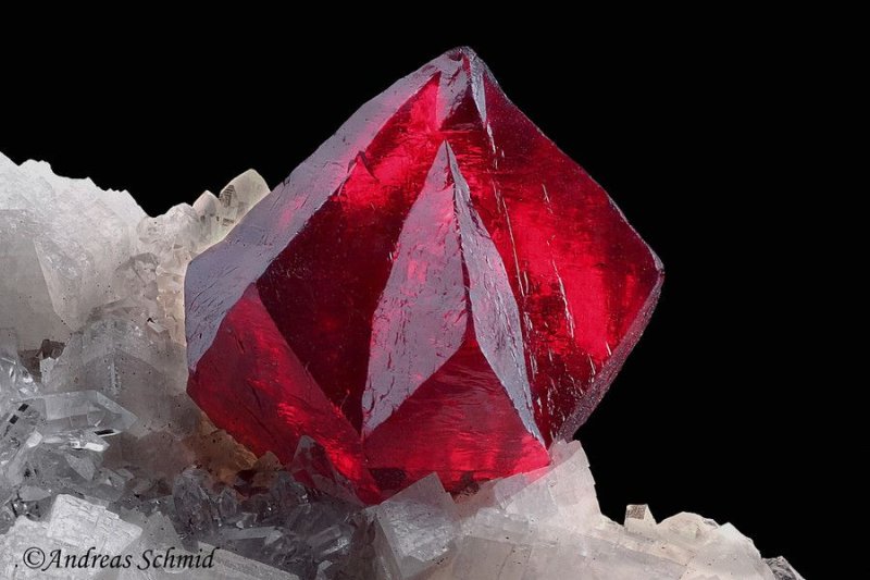 Кристаллы Киновари