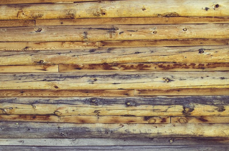 Деревянная стена