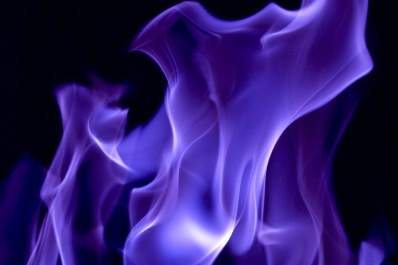 Фиолетовый дым