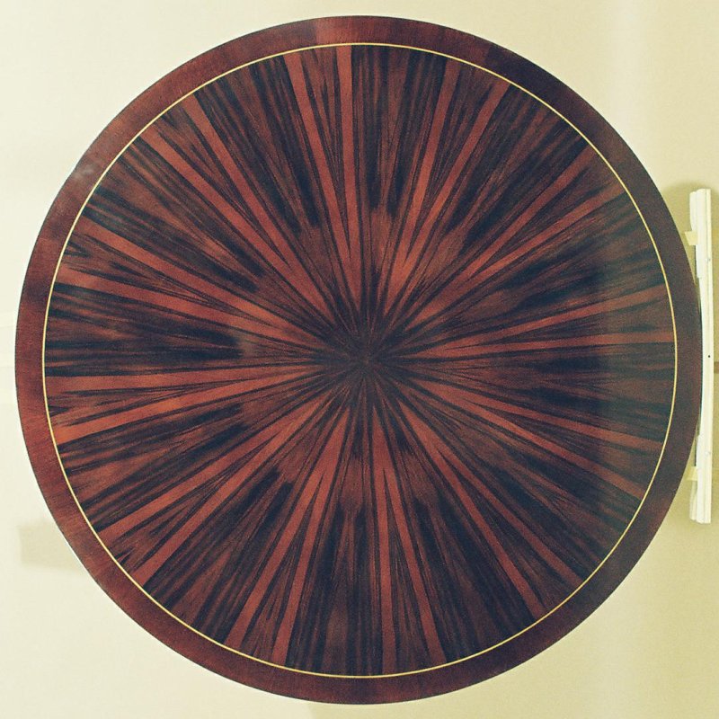 Круглый стол вид сверху