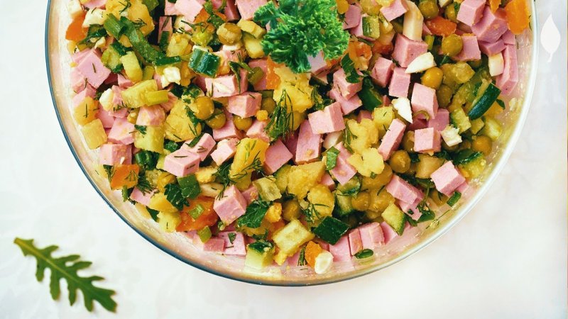 Салат Оливье вид сверху