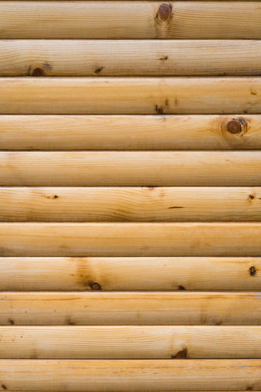 Бревенчатая стена