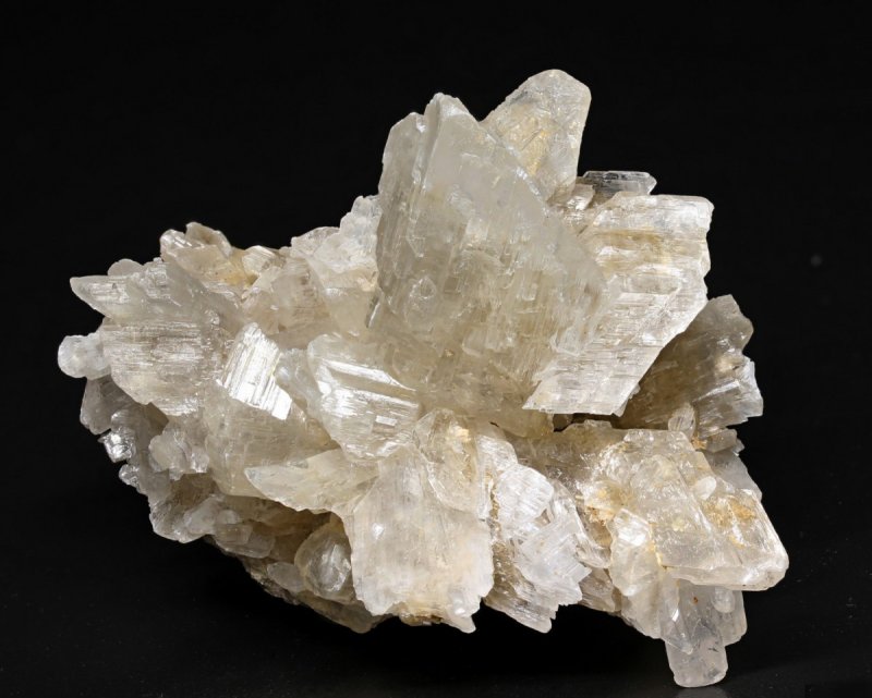 Ангидрит минерал