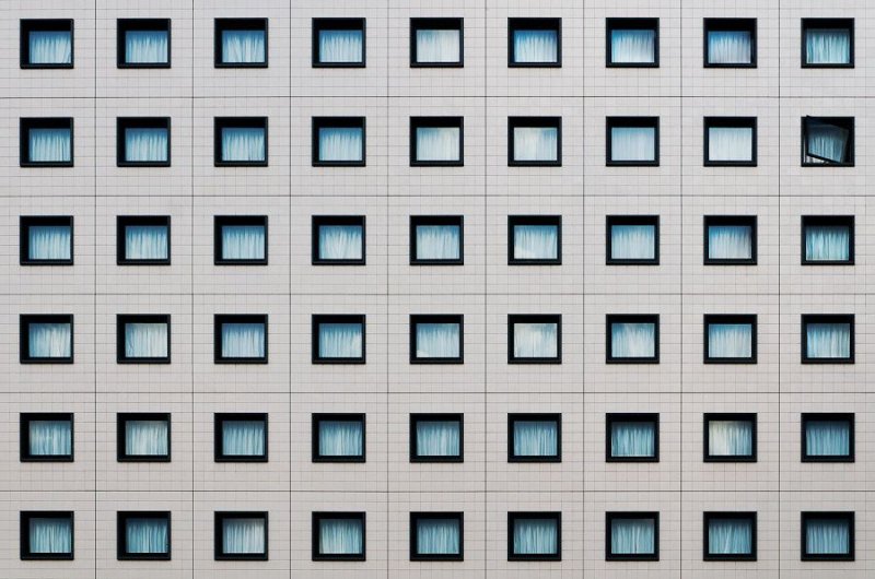 Текстура здания с окнами