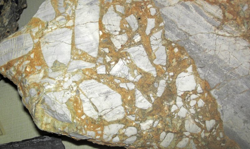 Глыбовая брекчия